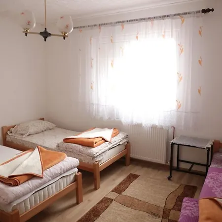 Smestaj U Novoj Varosi, Zlatar *